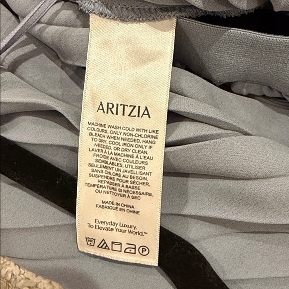 Aritzia Babaton Ladder Skirt Size M/L - Picture 9 of 11